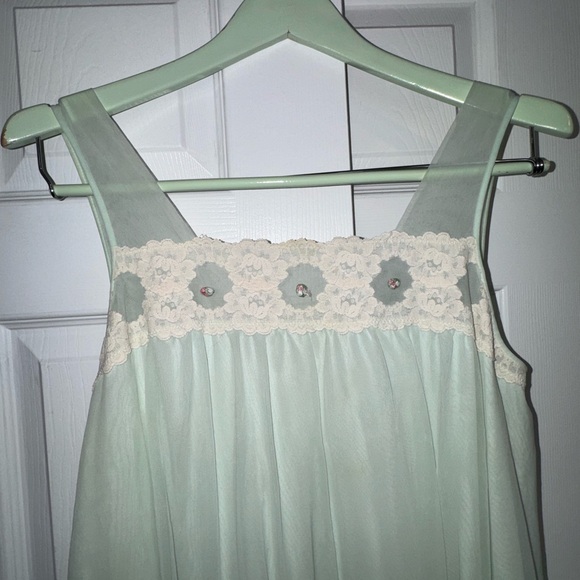 1960’s Mint Green Chiffon Peignoir Set | Lace Nylon Nightgown & Robe |Sears - Picture 10 of 11
